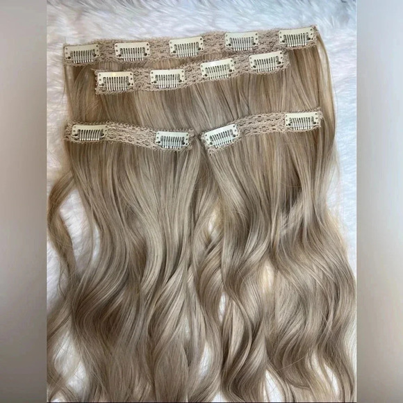 20 Inch Clip in Medium Dark Blonde Hair extensions wavy 4 thick pieces - Picture 8 of 10
